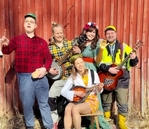 280725-kesayon-unelmat-group-colour-2025-600x523